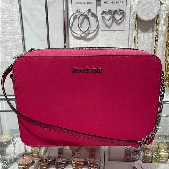 Michael Kors Jet Set Large Saffiano Leather EW Crossbody Bag
Dragonfruit
NWT - Picture 2 of 16